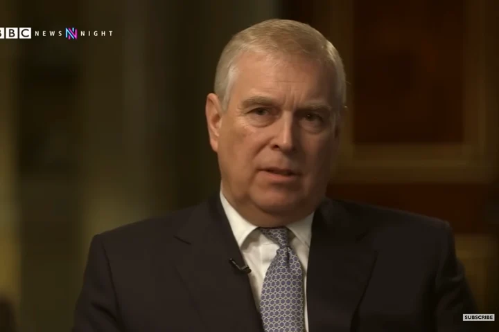 Prințul Andrew, reținut chiar de ziua sa. Eliberat după 12 ore, rămâne sub anchetă în dosarul Epstein și riscă închisoare pe viață