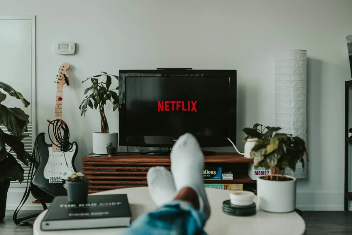 Filmul românesc numărul 1 pe Netflix. Comedia, care este și o lecție de viață, a subclasat până și filmele Oscar de la Hollywood
