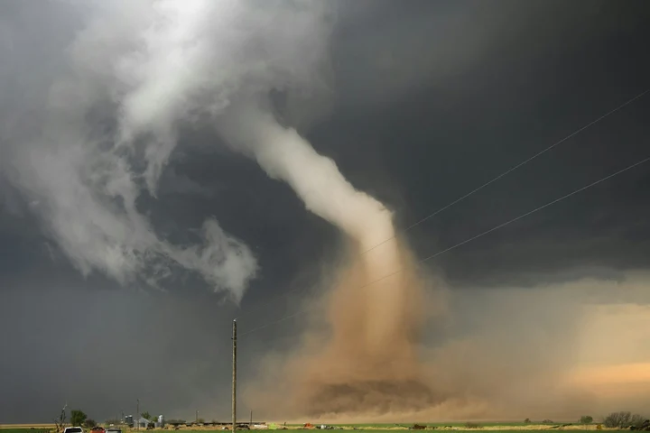 Tornade în Oklahoma: răniți și pagube majore