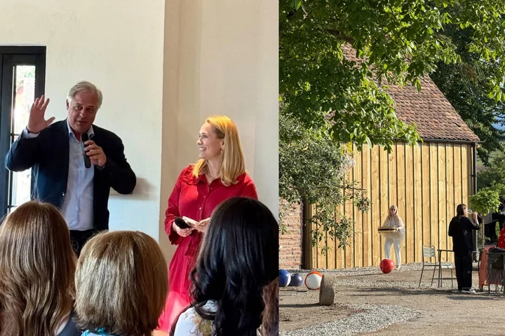 Ce are deosebit în interior căminul cultural din Sibiu al Andreei Esca: „Unii localnici au participat la primul concert din viața lor”
