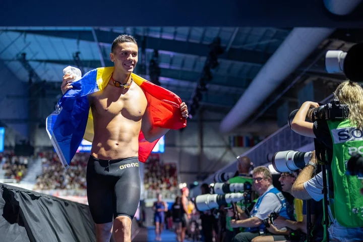 David Popovici, dublu campion mondial la 100 și 200 metri liber. Cum a reușit această performanță