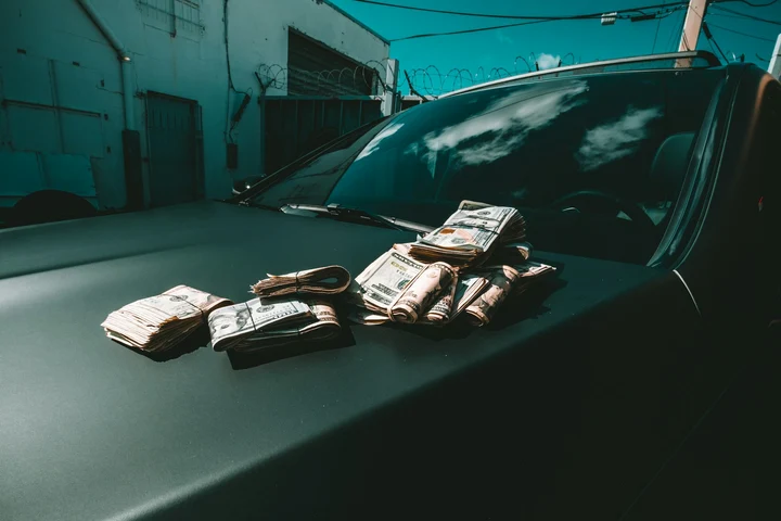 Vieți distruse de droguri. Tineri traficanți de droguri din Gorj, trimiși în judecată. Trei inculpați rămân în arest preventiv încă 60 de zile. Descoperirea anchetatorilor