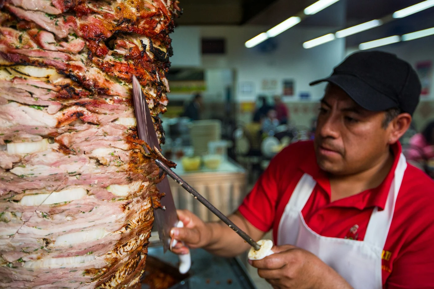 Kebab-ul este un fel de mâncare fast food, favorit pentru multe persoane. Sursa foto: Unsplash