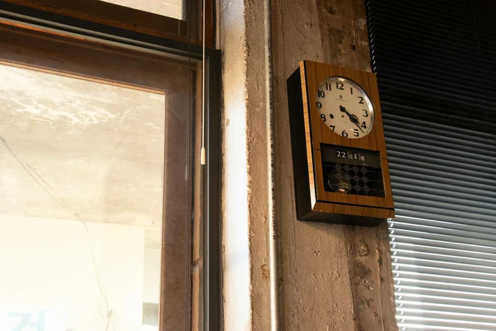 România trece la ora de iarnă pe 26 octombrie. Când dăm ceasurile înapoi