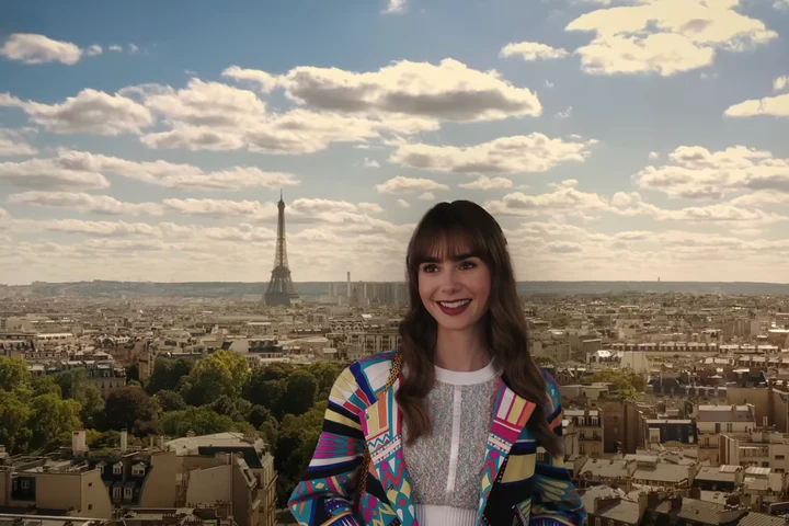 A apărut sezonul 4 din "Emily in Paris"