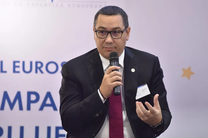 Cine sunt hoții de la guvernare despre care vorbește Victor Ponta? Deputatul PSD, despre Călin Georgescu: „Știu că vor să-l scoată din competiție / Știu cum au îndatorat țara cu 200 de miliarde de euro” VIDEO