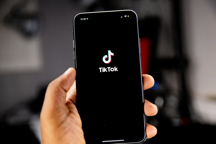 Măsurile urgente luate de TikTok pentru alegerile prezidențiale din primăvară pentru a combate influența străină în România