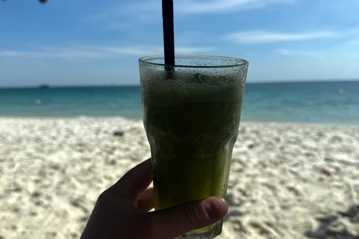Cum prepari acasă cea mai bună limonadă cu gheață pisată, ca la restaurant, la o fracțiune din cost?