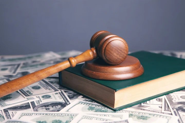 Cum a ajuns statul român să fie dator magistraților cu aproape 2 miliarde de euro