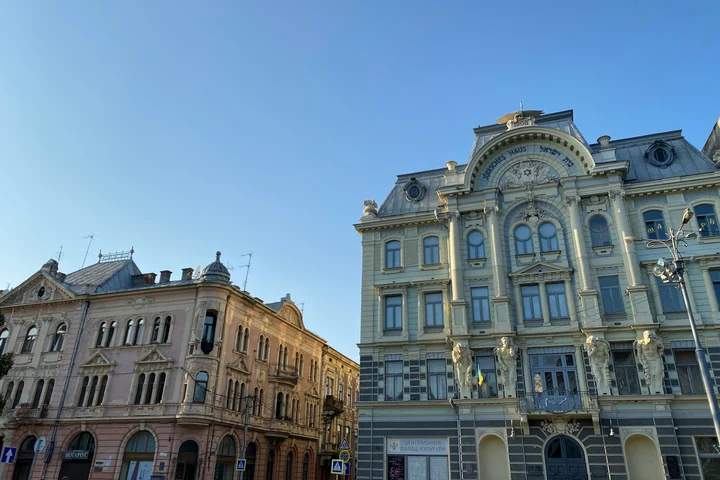 Ucraina închide majoritatea liceelor cu predare în limba română din regiunea Cernăuți. De ce a rămas nordul Bucovinei, pământ românesc, sub ocupația Ucrainei