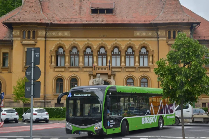 Pe ce se cheltuiesc banii la Brașov. Transportul public înghite milioane din bugetul local. Sume uriașe se duc către RATBV