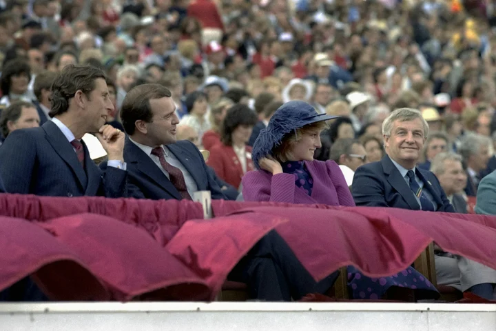 Casa regală britanică, zguduită de legăturile Prințului Andrew cu Epstein. La ce au fost supuse Prințesele Beatrice și Eugenie