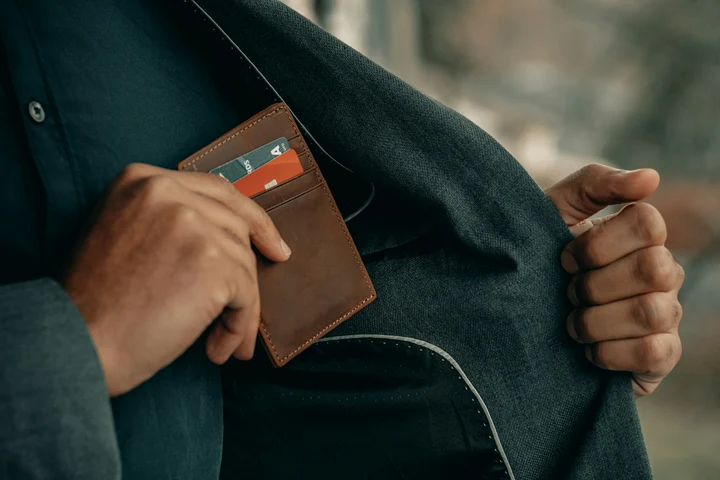 Cum să-ți micșorezi rata la bancă fără să aștepți să scadă ROBOR sau IRCC