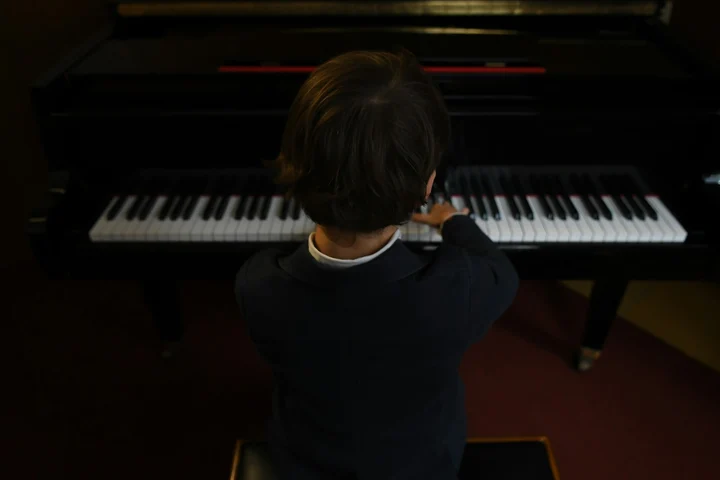 Florin Ionescu-Galați aduce Bach în prim-plan la Filarmonica Brașov. Seria concertelor continuă cu Mozart, Reger și evenimente speciale pentru copii