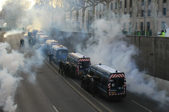 Atac terorist la Bruxelles. S-a strigat „Allah Akbar”. Macron: „Europa a fost zguduită”