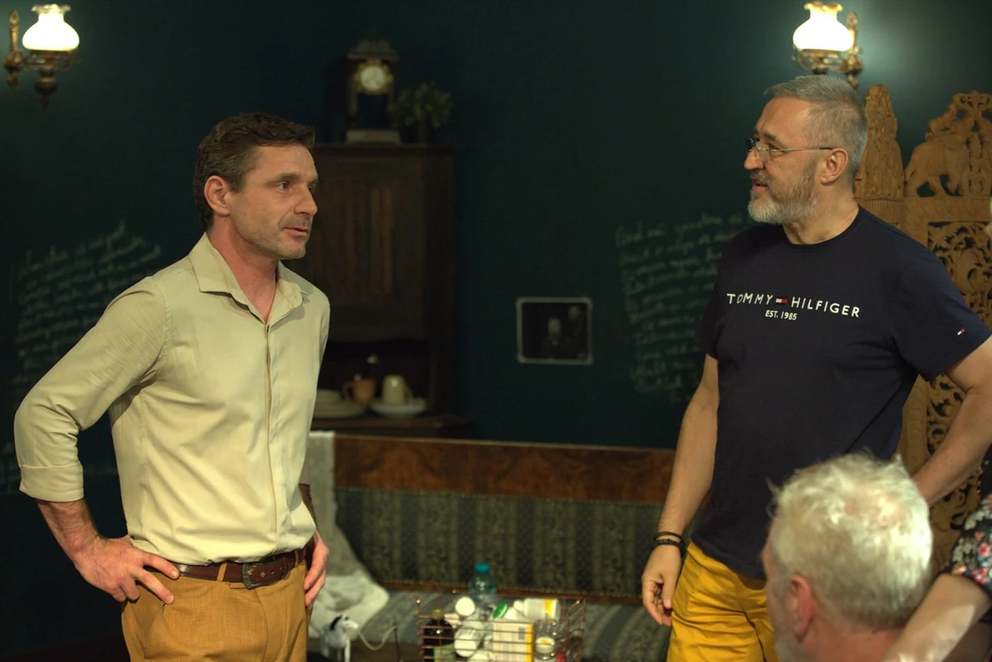 Regizorul Ovidiu Georgescu (dreapta) și actorul Marius Turdeanu (stânga), unul dintre actorii principali