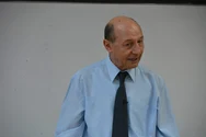 Traian Băsescu critică dur fostele guverne Ciucă și Ciolacu: „Poporul plătește!”