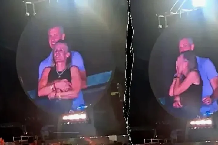 Adevărul despre momentul stânjenitor devenit viral de la concertul Coldplay