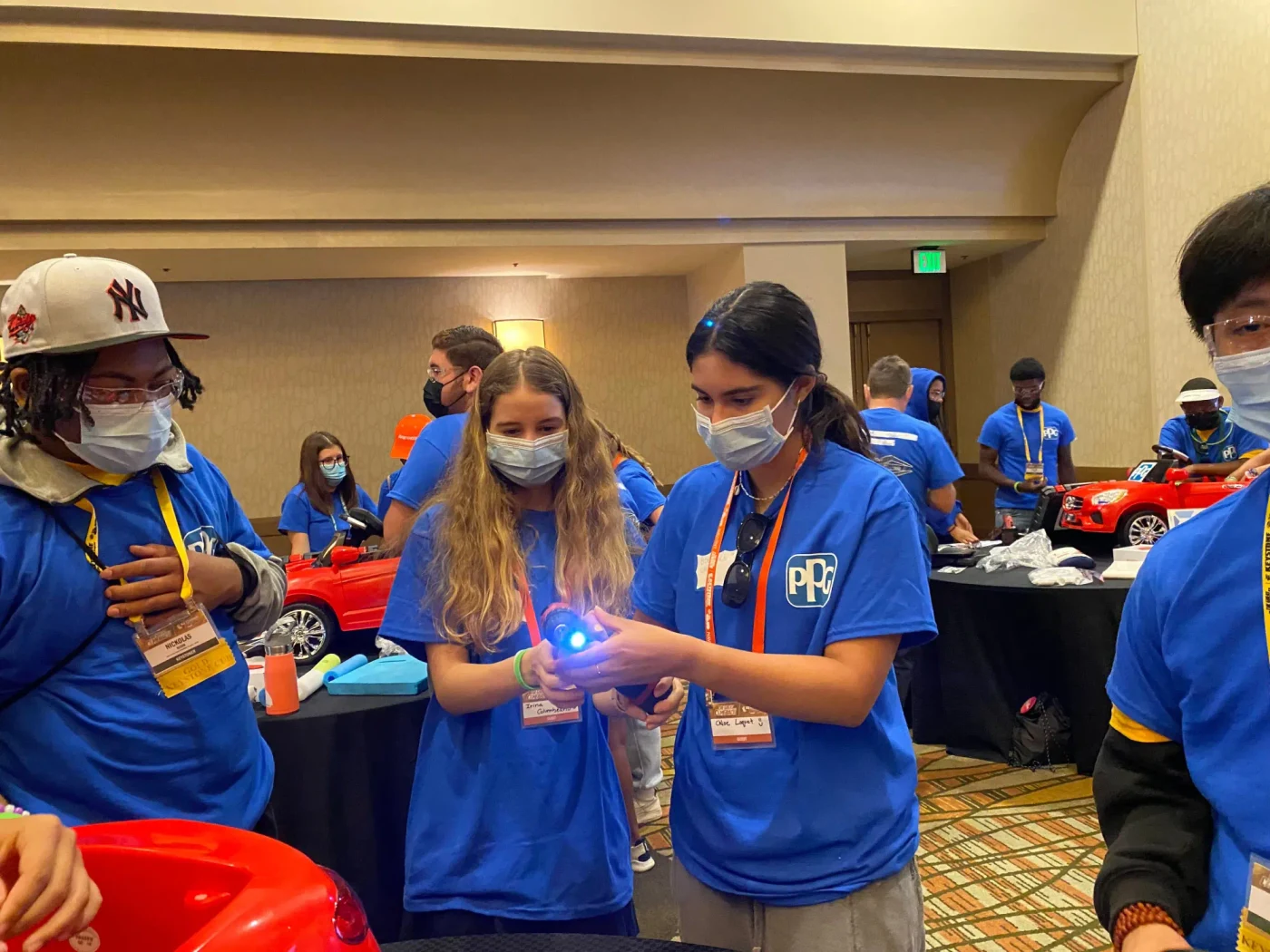 The Boys &amp; Girls Club of America (BGCA) a antrenat 100 de copii, inclusiv adolescenți din Boys &amp; Girls Club of Malibu, pentru programul X-Bots Robotics Mobility Program, care a fost prezentat în cadrul conferinței National Keystone Conference, pe 24 iunie 2022, în Anaheim. Foto: Gemma Stewart (Rocket Launch).