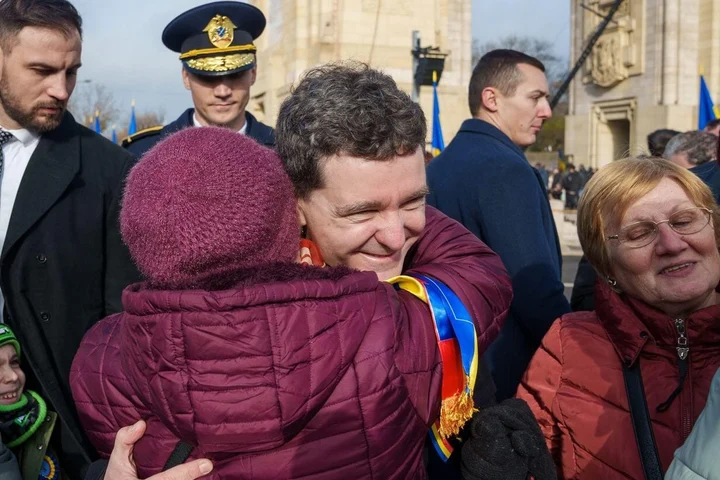 Ce a făcut Nicușor Dan la parada de 1 decembrie, Ziua Națională a României. Mii de oameni au fost de față