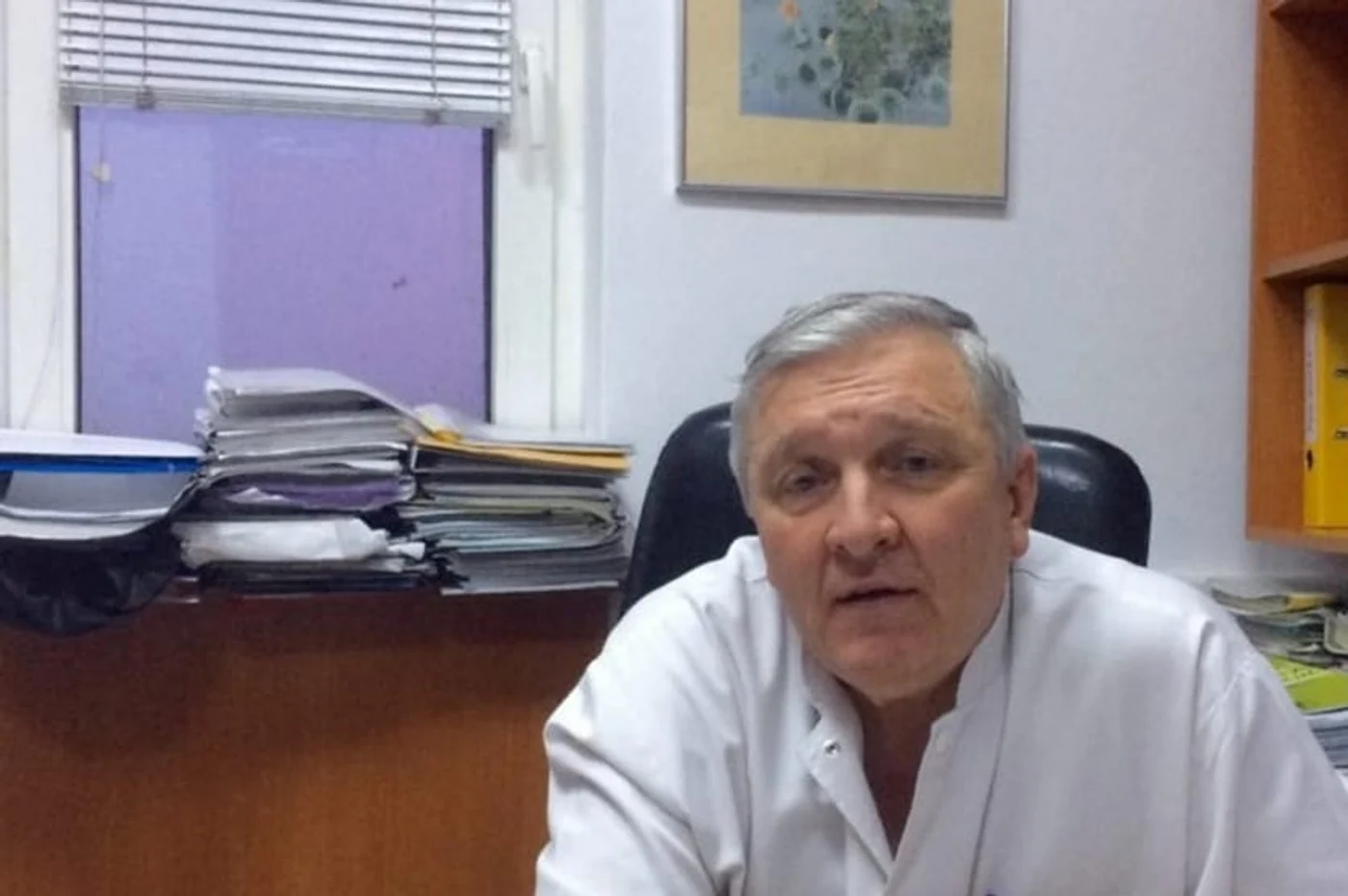 Medicul Mircea Beuran este unul dintre cei mai apreciați chirurgi din România, profesor universitar la UMF București, președinte al Senatului universității și șef al Clinicii de Chirurgie Generală de la Spitalul Floreasca, recunoscut pentru contribuția sa practică în salvarea a mii de vieți