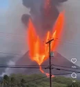 Imagini apocaliptice cu erupția vulcanului Anak Krakatau din Indonezia