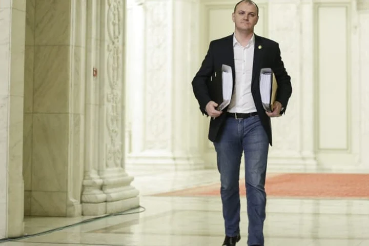 Cum urma Sebastian Ghiță să fie folosit de spionii ruși într-o campanie împotriva Maiei Sandu