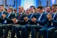 A început curățenia lui Bolojan. Taie 40% din posturi din Cancelaria premierului. Marcel Ciolacu cheltuia inutil milioane de lei