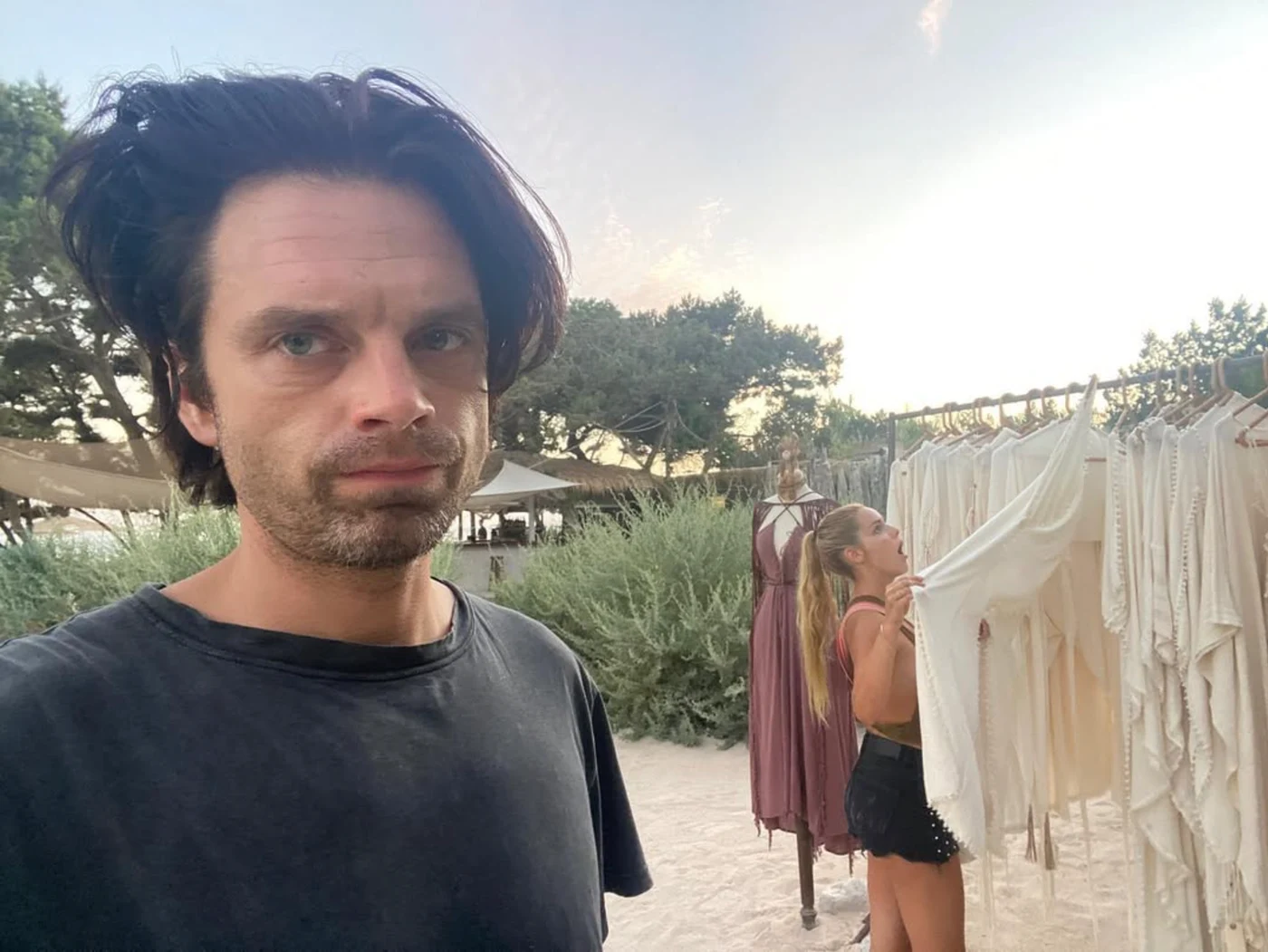 Sebastian Stan, alături de iubita lui, Annabelle Wallis. Foto: Instagram