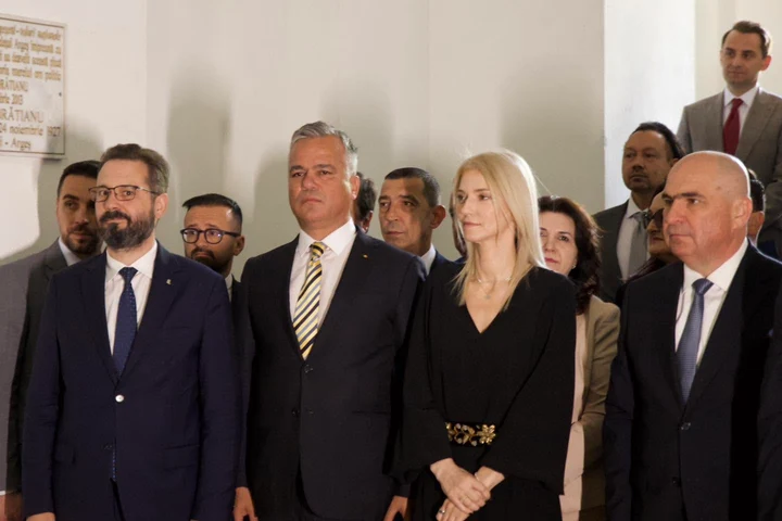 Adrian Veștea riscă excluderea din PNL, în timp ce premierul desemnat ar vrea să devină și președintele partidului