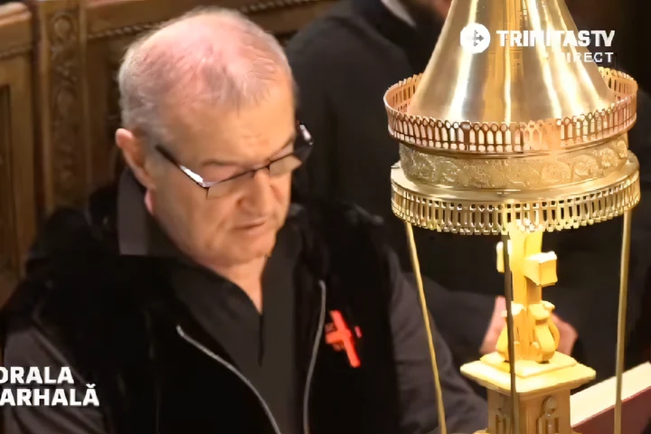 De ce nu mai are voie Gigi Becali să cânte în biserică?