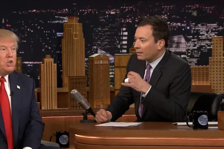 Cum a devenit Donald Trump sursă constantă de glume pentru Jimmy Fallon. Cele mai amuzante momente din „The Tonight Show” VIDEO