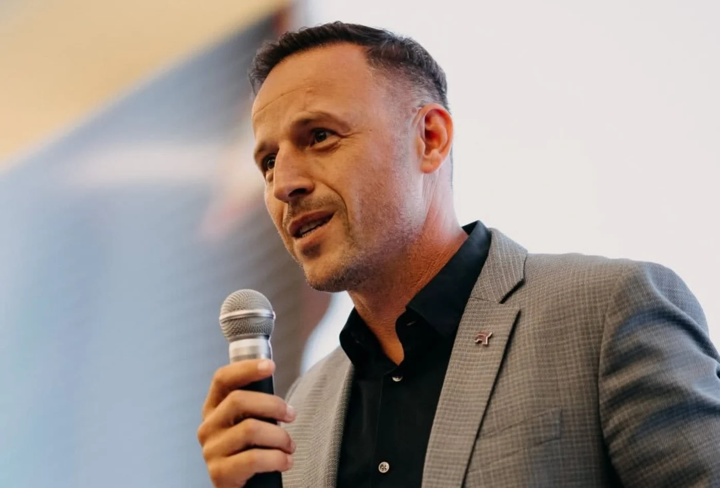 Ionuț Angheluș, CEO și fondator ROKMAN Evolution Development (WELMONT Park Residences, Brașov), totodată și responsabilul pentru noul reper urbanistic și investițional WELMONT Park Residences.