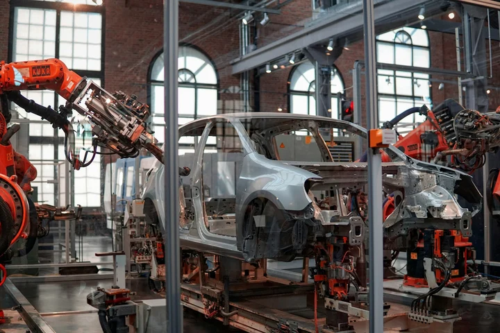 Ce a dus la declinul industriei auto din România. Mii de oameni au rămas fără locuri de muncă