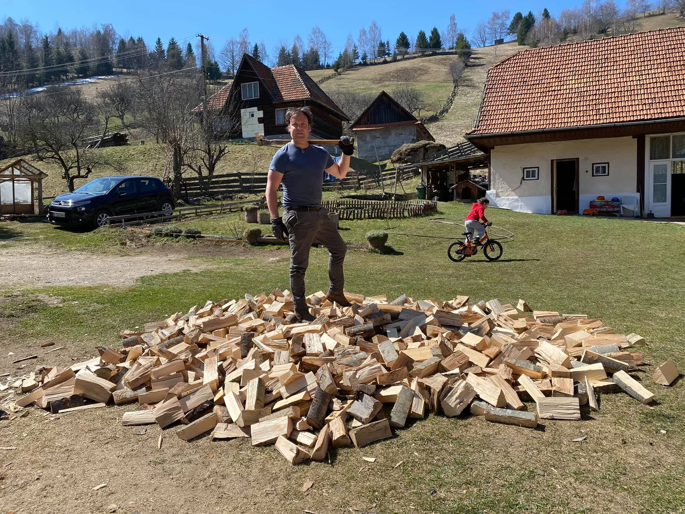 Charley Ottley are un mesaj pentru românii care lucrează în străinătate