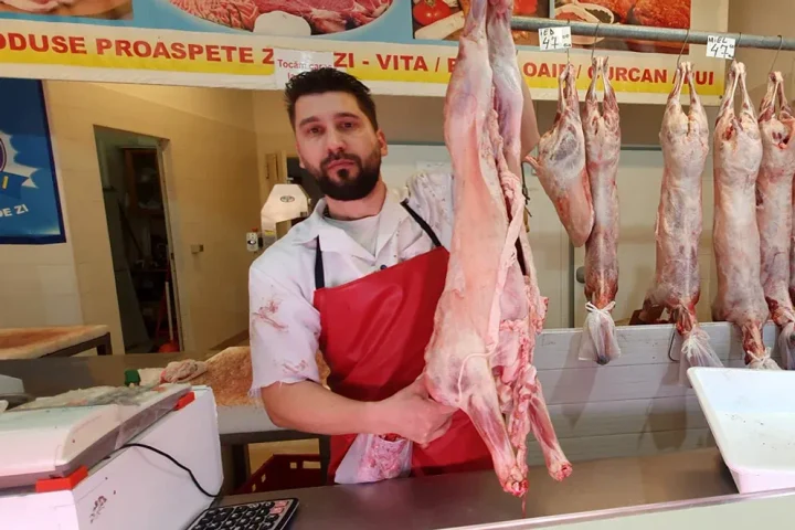 Prețul mielului explodează înainte de Paște. Cât plătești acum pe kilogram