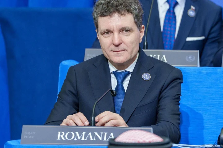 Nicușor Dan, fotografiat cu șapca MAGA la reuniunea lui Donald Trump din SUA. Ce spune despre discuțiile cu Marco Rubio și apropiații liderului american