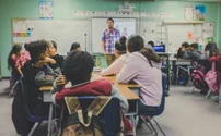 Noul an școlar vine cu haos în Educație. Dascălii, obligați să predea în trei școli