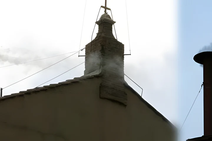 Fumul de la Vatican: ce înseamnă și de ce e atât de important