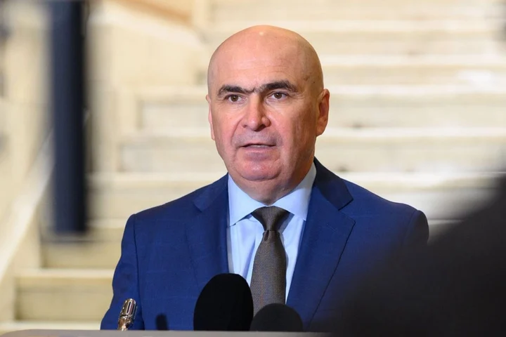 VIDEO Discursul lui Ilie Bolojan de la Congresul Extraordinar al PNL: „Tratamentul nu a fost ușor, a fost dureros”. Liderul liberal acuză PSD că „a tras frâna de mână” și susține că România a fost scoasă din „mlaștina guvernării Ciolacu”