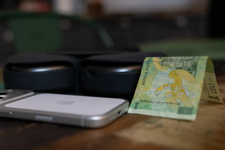 Dezbatere aprinsă pe internet: O ducem mai bine ca acum 10 – 20 de ani?