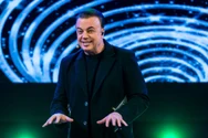 O viață în lumina reflectoarelor: Adrian Enache aniversează 60 de ani printr-un concert special