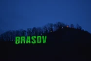 Brașovul se colorează în verde pentru bolile mitocondriale. Primăria și literele de pe Tâmpa vor fi iluminate pe 19 septembrie