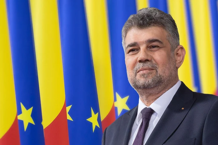 Marcel Ciolacu lovește în Bolojan. De ce dispar taxele pentru bogați și apar cele pentru săraci?: „Fac și pușcărie ca să avem Autostrada Moldovei / Creșterea TVA și taxe pe pensii —  cu povara pe cei cu venituri mici, o mare greșeală”