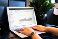 Traficul site-urilor din România, prăbușit după update-ul Google