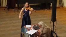 MetaVivaldi ajunge la Galați și Călărași: vioara și chitara se întâlnesc într-un spectacol care combină Vivaldi cu rock-ul anilor ’70–’80