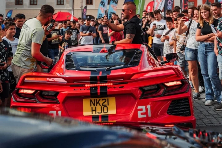 GOAT Rally 2026 ajunge în Brașov. Mașinile vor fi expuse în Piața Sfatului, iar accesul publicului este gratuit