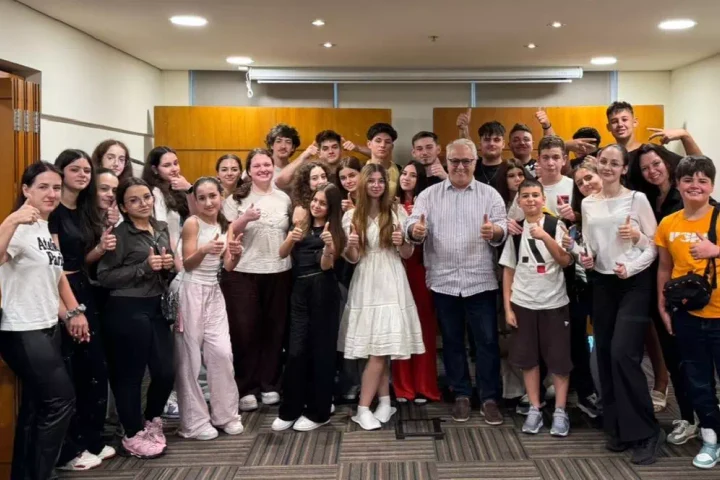 Profesoara care a plecat cu elevii în Dubai vine cu explicații despre excursie. Cum au fost protejați elevii blocați în Orientul Mijlociu