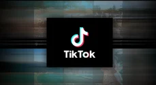 Cum îți vând influencerii de pe TikTok povești și cum te poți proteja. Ce este marketingul ascuns?