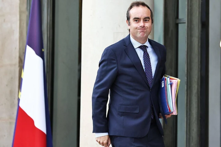 Noul premier al Franței a demisionat după nici o lună de la preluarea mandatului